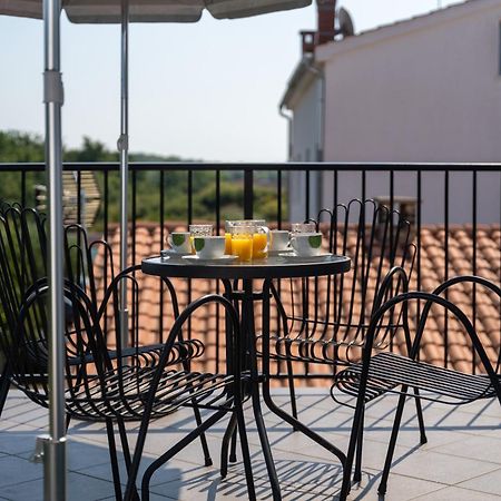 Apartments Oliva Poreč Eksteriør billede