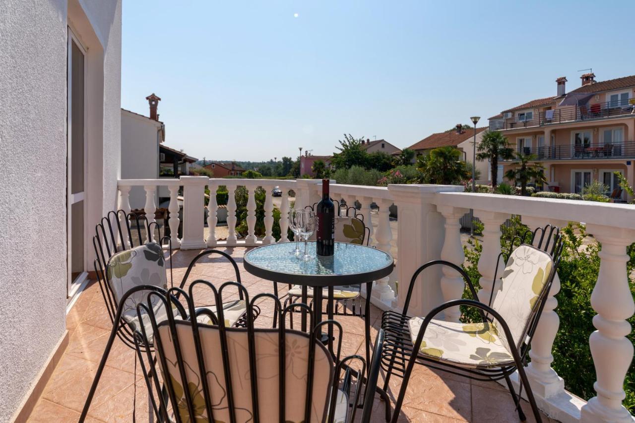 Apartments Oliva Poreč Eksteriør billede