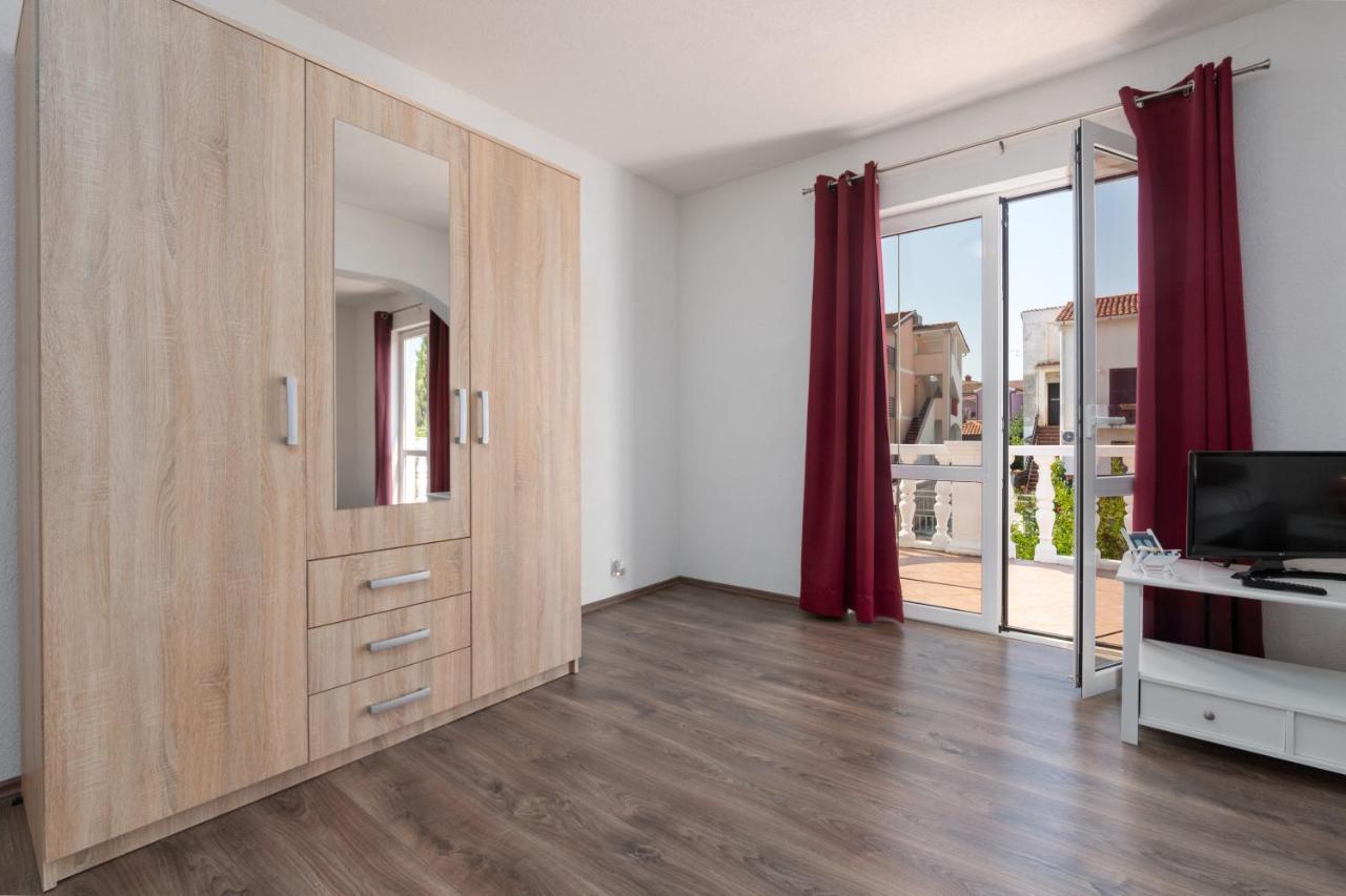 Apartments Oliva Poreč Eksteriør billede