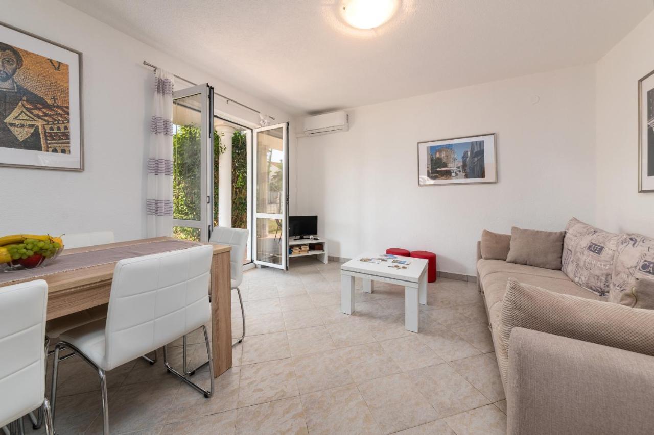 Apartments Oliva Poreč Eksteriør billede