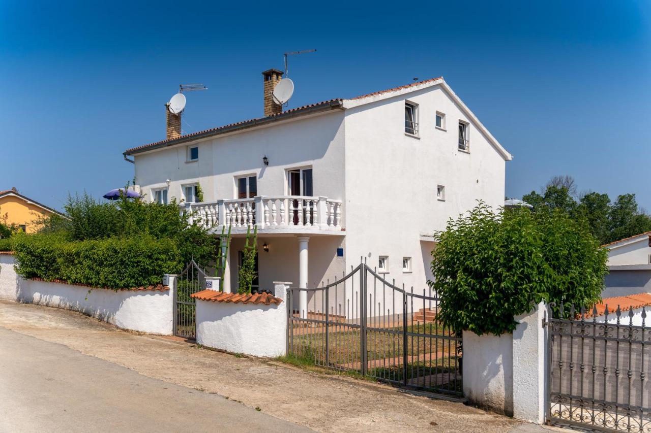 Apartments Oliva Poreč Eksteriør billede