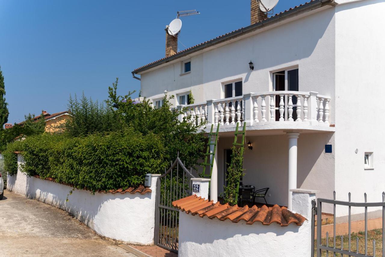 Apartments Oliva Poreč Eksteriør billede