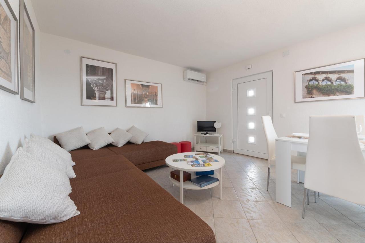 Apartments Oliva Poreč Eksteriør billede